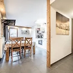 Les Loges Blanches204 Centre アパート *